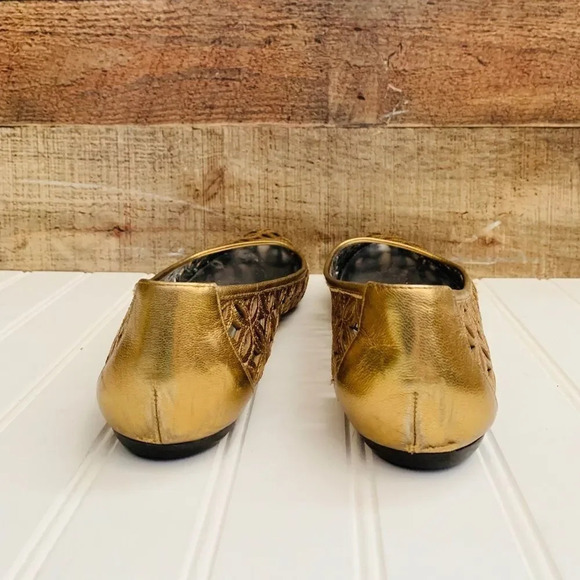Calvin Klein Metallic Flats - Picture 4 of 6
